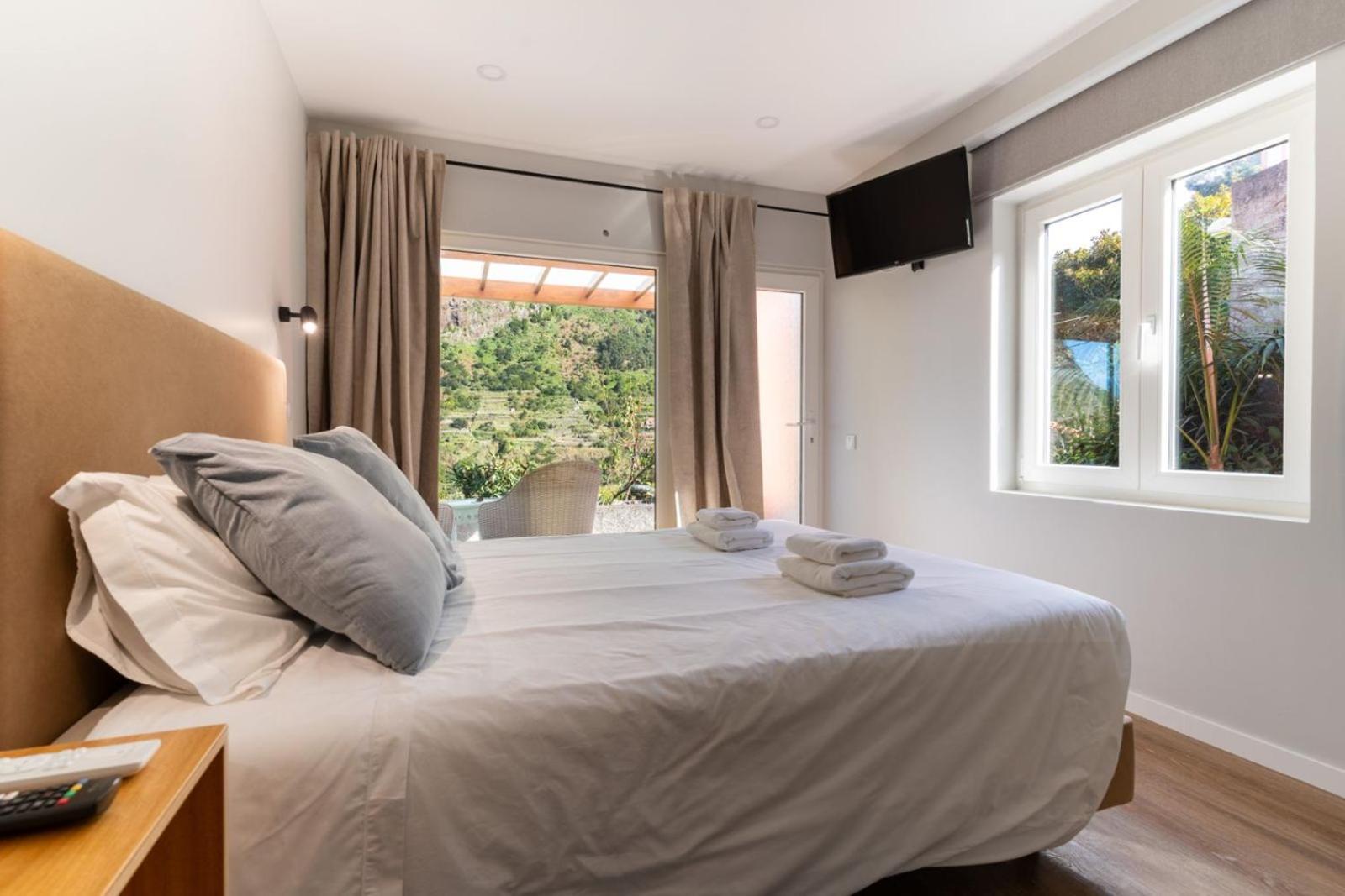 Madeira Surf Lodge เซาวิเซนเจ ภายนอก รูปภาพ