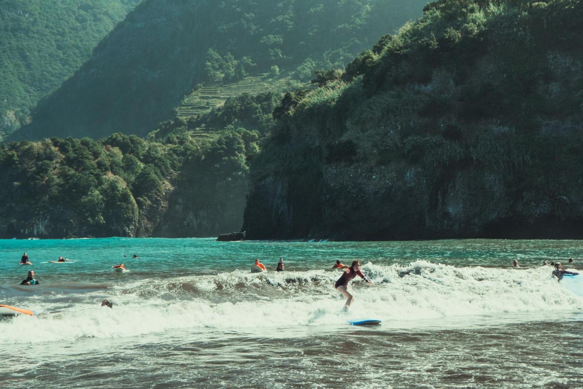 Madeira Surf Lodge เซาวิเซนเจ ภายนอก รูปภาพ